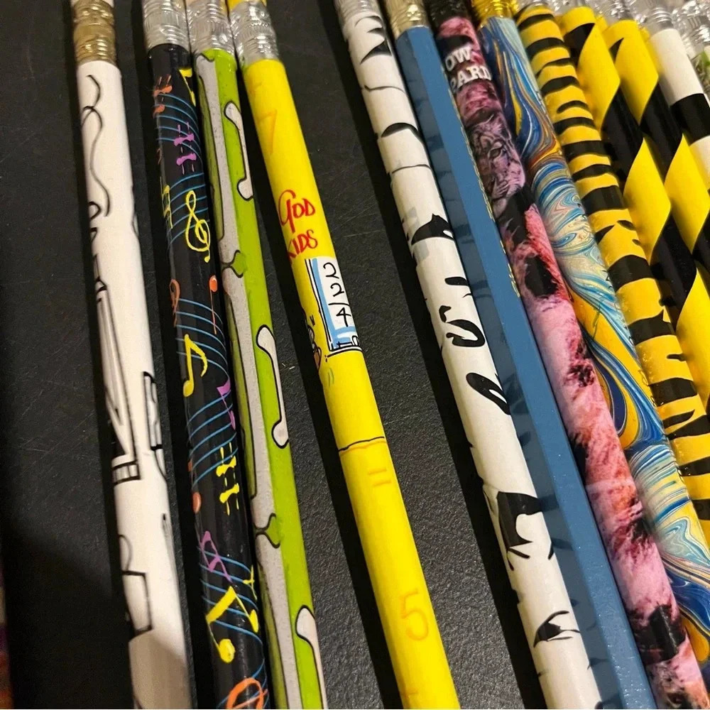 Vintage Printed Pencils Lot Of 24 Wooden Pencil Lisa Frank Animals Flag Smiley - Picture 4 of 10